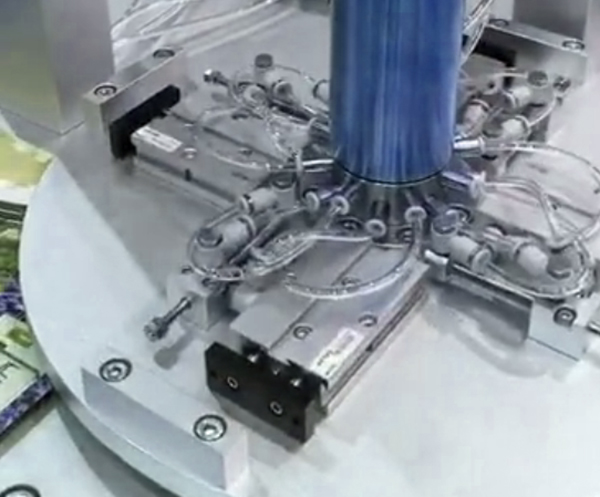 氣電滑環(huán)在自動化生產(chǎn)設(shè)備的應(yīng)用案例-03 氣電滑環(huán)在自動化生產(chǎn)設(shè)備的應(yīng)用案例-03